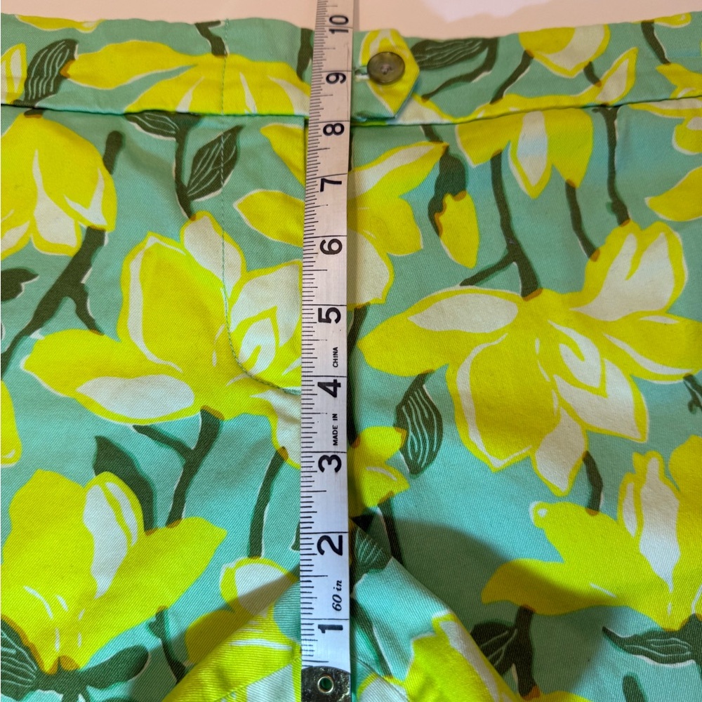 J. Crew Chino Shorts Mid Rise Floral Green Yellow Cotton Women Size 10 Like New - Picture 8 of 12